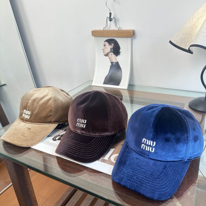 Miumiu cap dx103